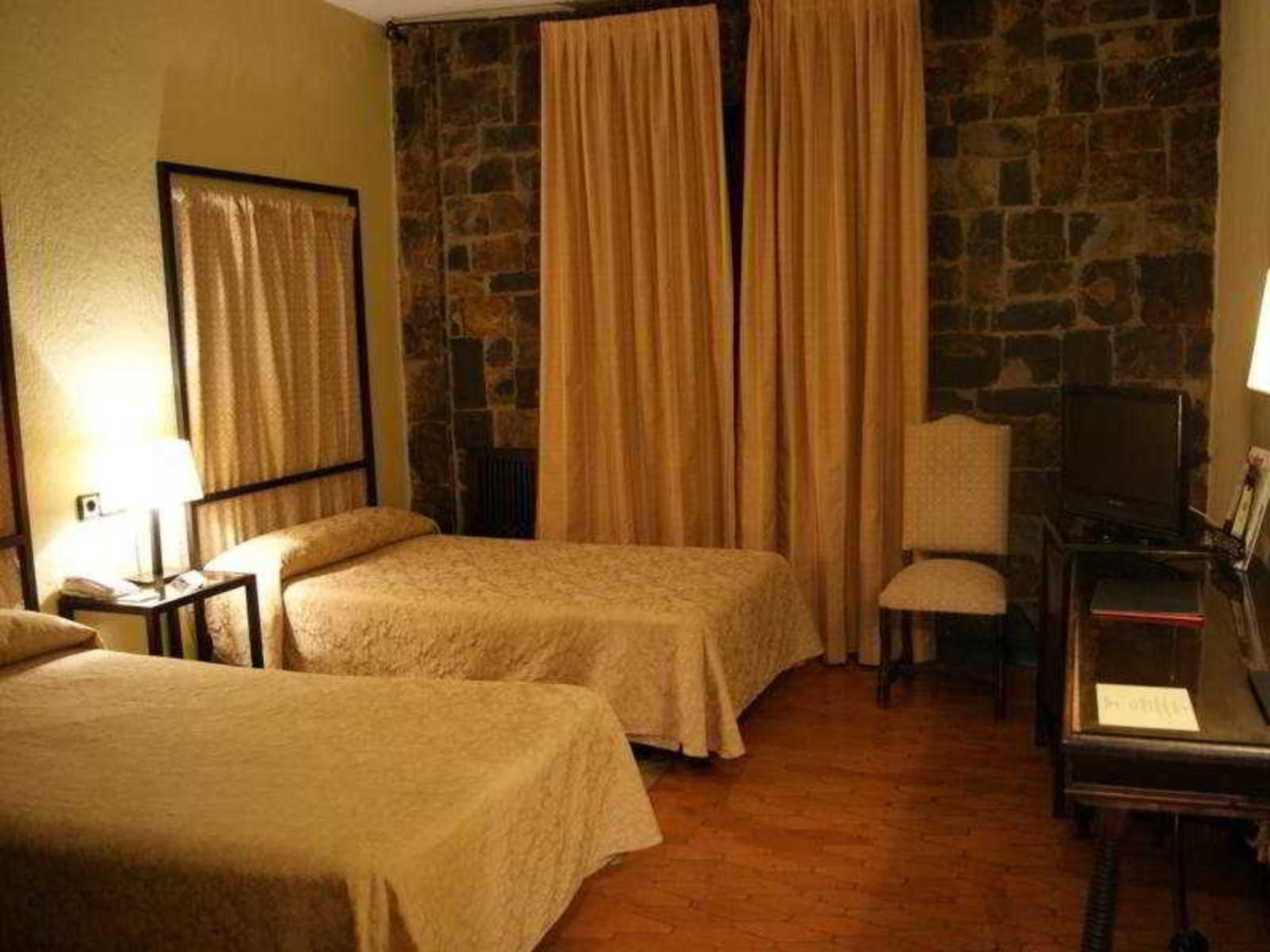 Hotel Temple Ponferrada Bagian luar foto