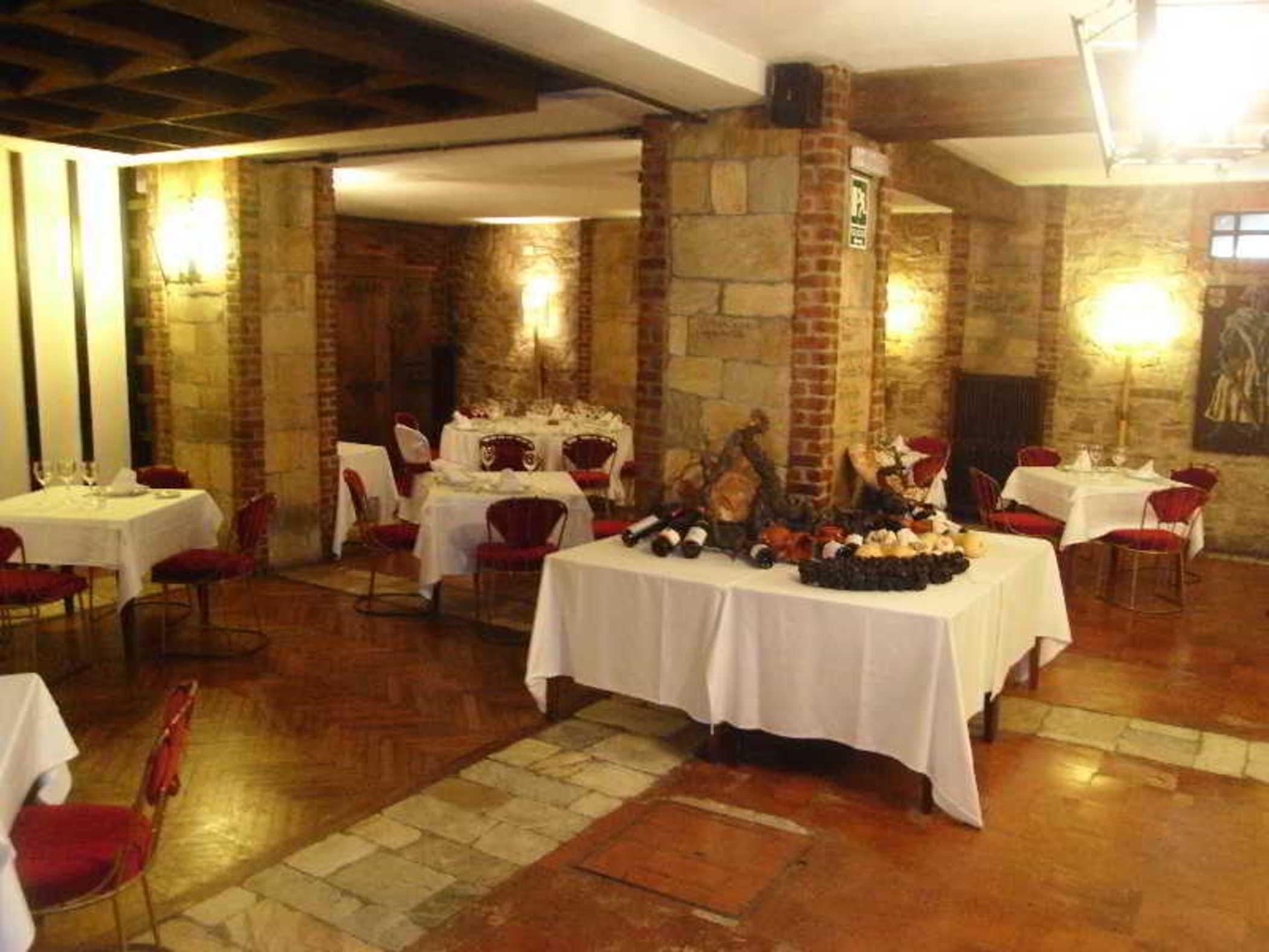 Hotel Temple Ponferrada Bagian luar foto