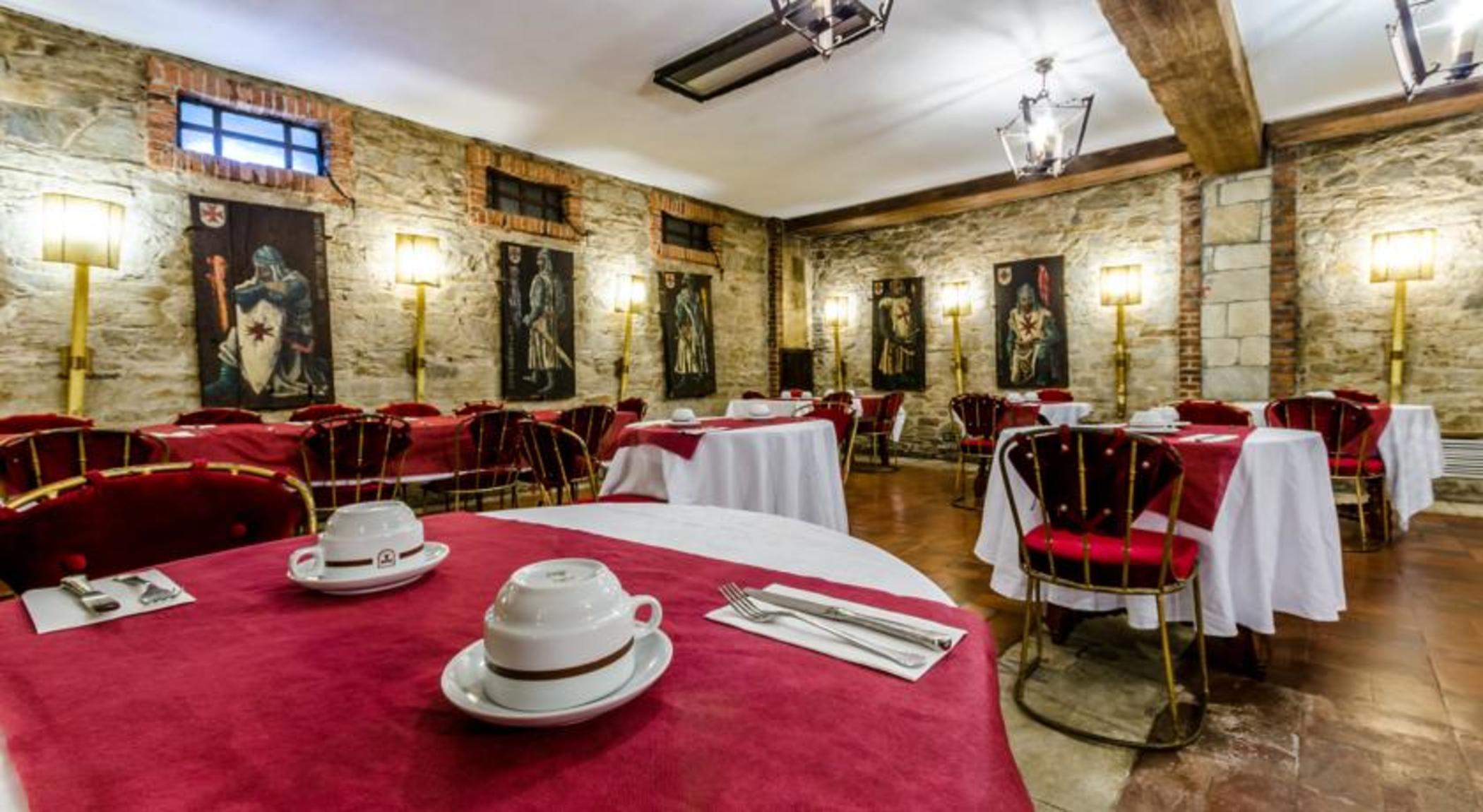 Hotel Temple Ponferrada Bagian luar foto