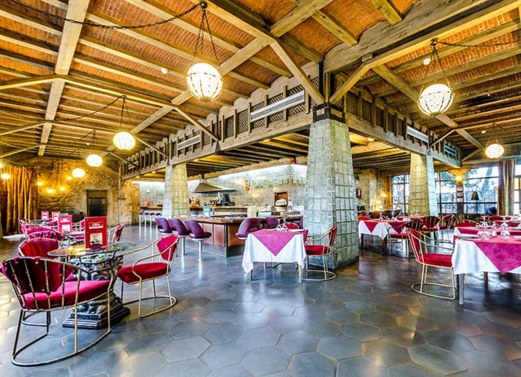 Hotel Temple Ponferrada Bagian luar foto