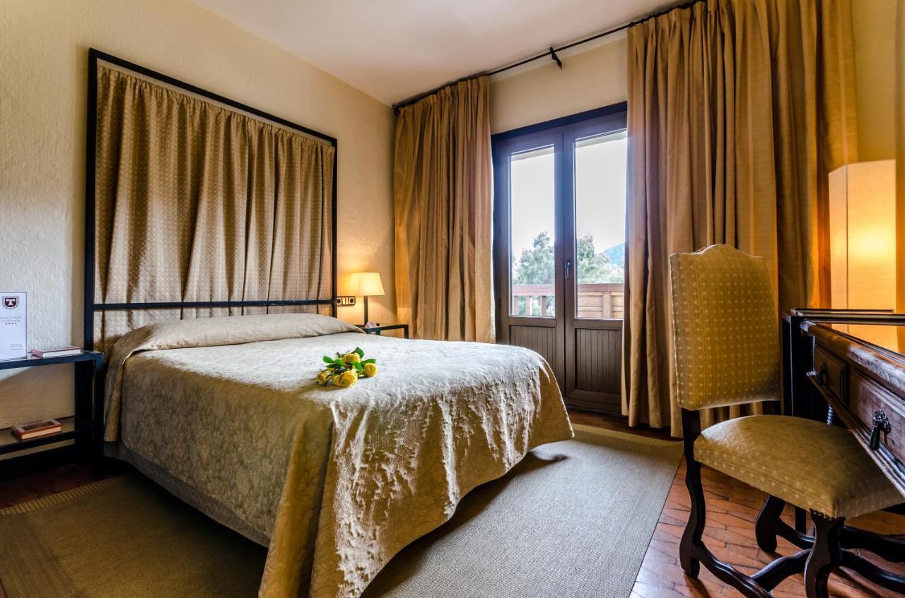 Hotel Temple Ponferrada Bagian luar foto